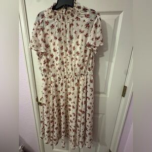 Never worn 1x Torrid Cream Dress with Red Floral Pattern